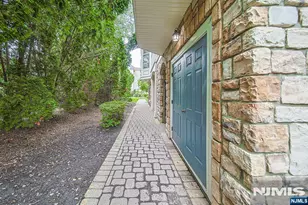 604 Turlington Ct 234, Livingston, NJ 07039 - Photo 3