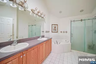 604 Turlington Ct 234, Livingston, NJ 07039 - Photo 27