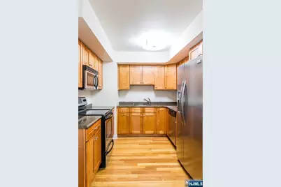 411 E Brinkerhoff Avenue 105 #105, Palisades Park, NJ 07650 - Photo 9