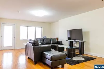 411 E Brinkerhoff Avenue 105 #105, Palisades Park, NJ 07650 - Photo 11