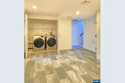 150 English Street, Fort Lee, NJ 07024 - Photo 29