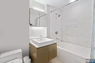 77 Hudson Street 2303, Jersey City, NJ 07302 - Photo 9