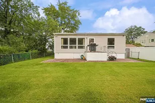 728 Lancaster Rd, Ridgefield, NJ 07657 - Photo 3