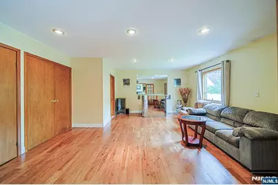 728 Lancaster Road, Ridgefield, NJ 07657 - Photo 17