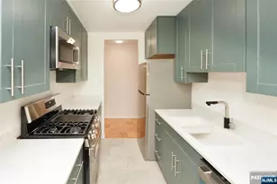 25 Jefferson Street 3D, Hackensack, NJ 07601 - Photo 5