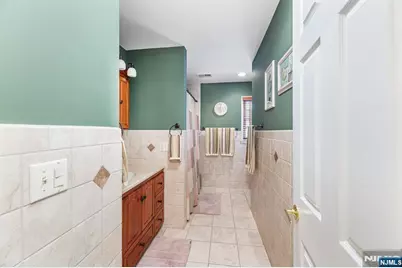 240 Orient Way, Rutherford, NJ 07070 - Photo 15