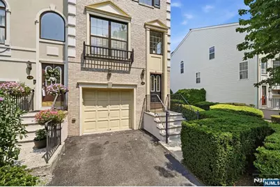 427 Hartford Drive 4028 #4028, Nutley, NJ 07110 - Photo 1