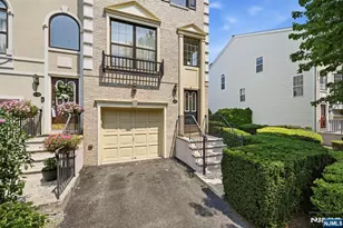 427 Hartford Dr 4028, Nutley, NJ 07110 - Photo 1