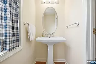 427 Hartford Dr 4028, Nutley, NJ 07110 - Photo 13