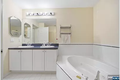427 Hartford Drive 4028 #4028, Nutley, NJ 07110 - Photo 21