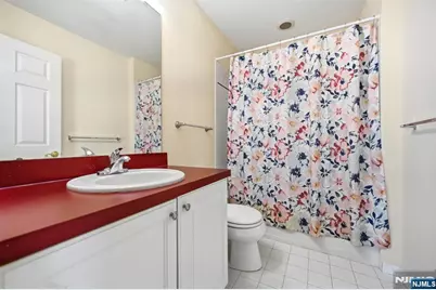 427 Hartford Drive 4028 #4028, Nutley, NJ 07110 - Photo 17