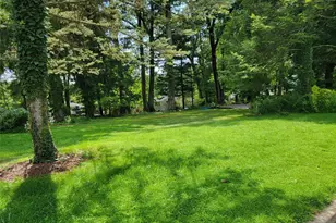 219 Werimus Rd, Woodcliff Lake, NJ 07677 - Photo 5