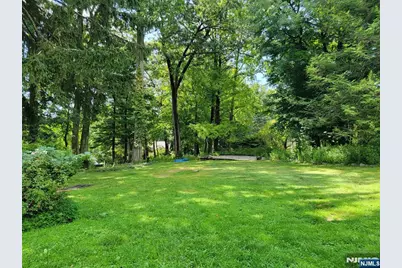 219 Werimus Road, Woodcliff Lake, NJ 07677 - Photo 7