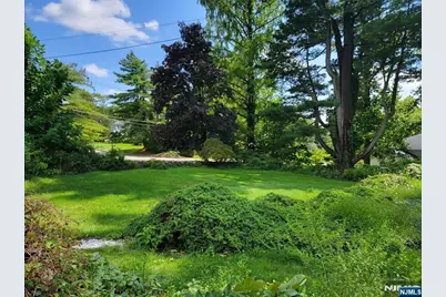 219 Werimus Road, Woodcliff Lake, NJ 07677 - Photo 9