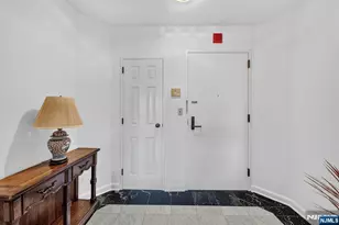 900 Palisade Ave 3D, Fort Lee, NJ 07024 - Photo 3