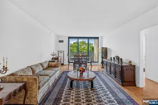 900 Palisade Ave 3D, Fort Lee, NJ 07024 - Photo 1