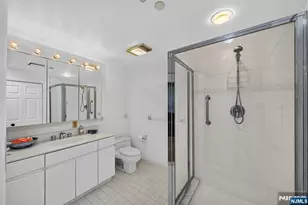 900 Palisade Ave 3D, Fort Lee, NJ 07024 - Photo 29