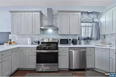 84 3rd Street, Bayonne, NJ 07002 - Photo 13