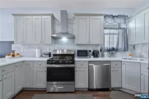 84 3rd St, Bayonne, NJ 07002 - Photo 13