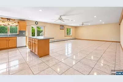 19 Brook Hollow Court, Hawthorne, NJ 07506 - Photo 35