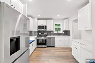 33 Mohawk Ave, Hawthorne, NJ 07506 - Photo 11