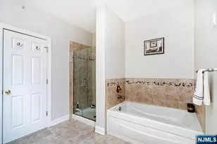 19 Ashley Ct, Hawthorne, NJ 07506 - Photo 11