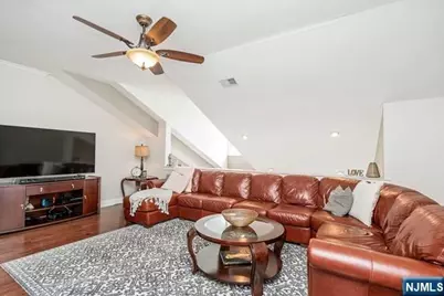 19 Ashley Court, Hawthorne, NJ 07506 - Photo 9