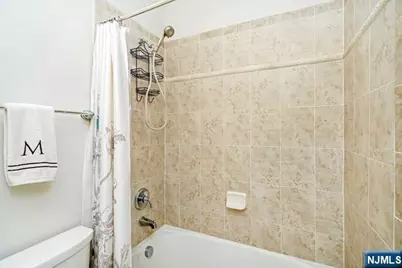 19 Ashley Court, Hawthorne, NJ 07506 - Photo 15
