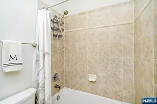 19 Ashley Ct, Hawthorne, NJ 07506 - Photo 15