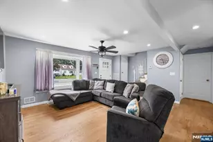 42 Wells Ct, Bloomfield, NJ 07003 - Photo 7