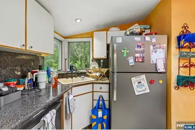 18 Nakomis Path, Lincoln Park, NJ 07035 - Photo 7
