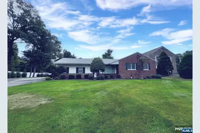 393 Crescent Avenue L #L, Wyckoff Township, NJ 07481 - Photo 1
