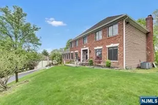 60 Ivy Pl, Wayne, NJ 07470 - Photo 3