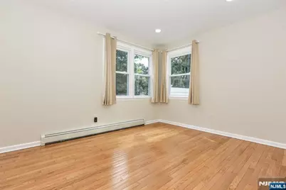 320 Monroe Avenue, Wyckoff Township, NJ 07481 - Photo 19
