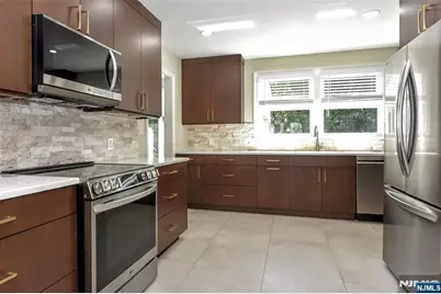 320 Monroe Avenue, Wyckoff Township, NJ 07481 - Photo 9
