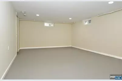 320 Monroe Avenue, Wyckoff Township, NJ 07481 - Photo 23