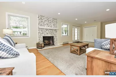 320 Monroe Avenue, Wyckoff Township, NJ 07481 - Photo 5