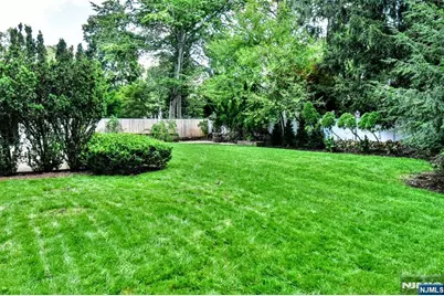 320 Monroe Avenue, Wyckoff Township, NJ 07481 - Photo 29