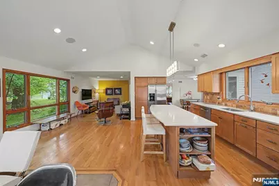 26 Cedar Street, Bergenfield, NJ 07621 - Photo 17