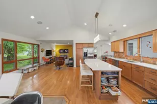 26 Cedar St, Bergenfield, NJ 07621 - Photo 17