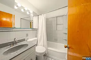26 Cedar St, Bergenfield, NJ 07621 - Photo 27