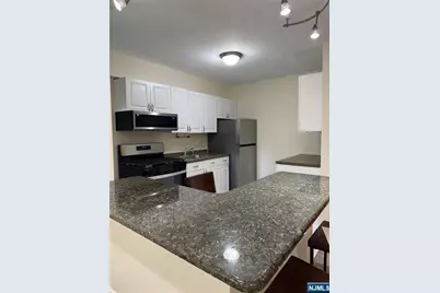 420 Fairview Avenue, Fort Lee, NJ 07024 - Photo 5