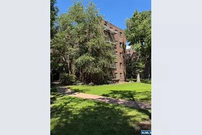 420 Fairview Avenue, Fort Lee, NJ 07024 - Photo 1
