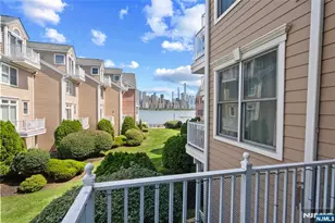 478 Buffalo Ct 478, West New York, NJ 07093 - Photo 17