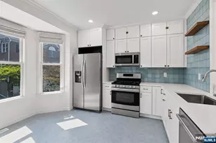 478 Buffalo Ct 478, West New York, NJ 07093 - Photo 3