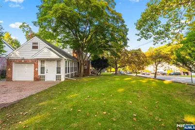 558 Broad Avenue, Leonia, NJ 07605 - Photo 21