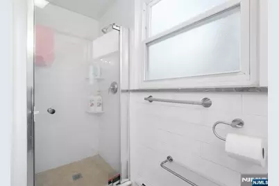 558 Broad Avenue, Leonia, NJ 07605 - Photo 17