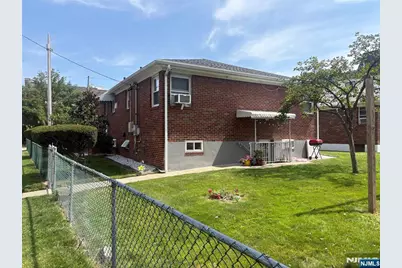 100 Crescent Avenue, Cliffside Park, NJ 07010 - Photo 3