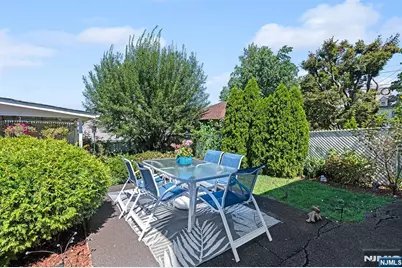 433 Stuyvesant Avenue, Lyndhurst Township, NJ 07071 - Photo 23