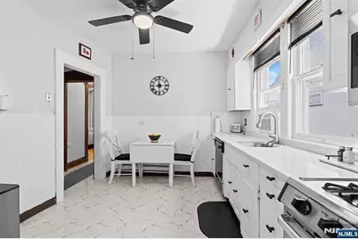 433 Stuyvesant Avenue, Lyndhurst Township, NJ 07071 - Photo 13